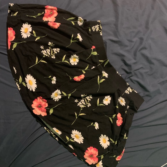 Host pick ✨ Forever 21 plus skirt - Picture 1 of 4